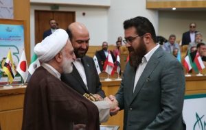 کسب تندیس واحد منتخب کیفی ملی استاندارد توسط هافمن