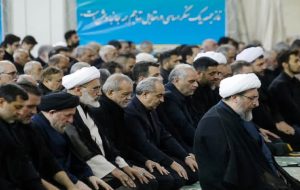 حضور رئیس جمهور در نماز ظهر عاشورای تبریز