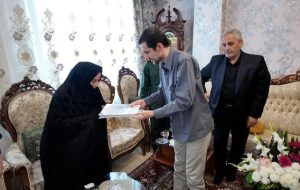 دیدار مسئولان با خانواده شهدای تجاوز رژیم صهیونیستی به آذربایجان‌ شرقی