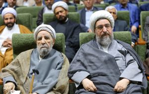 مراسم تجلیل از خدمات ارزشمند حجت الاسلام آقازاده