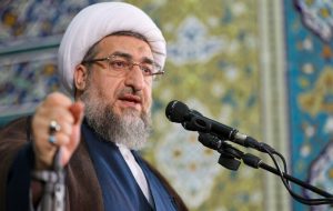 امام جمعه تبریز:اقدامات فرهنگی جزیره‌ای مقابل آرایش جنگی دشمن پاسخگو نیست