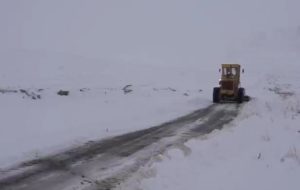عملیات بازگشایی راه ارتباطی ۱۲۴ روستای آذربایجان‌شرقی توسط راهداران در حال انجام است