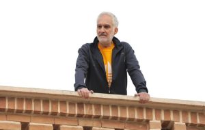 وقتی «سقف» فرو می‌ریزد اما امید رنگ نمی‌بازد؛ چالش‌های فرمی محافظه‌کار