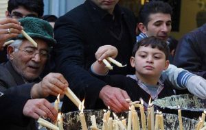 آغاز آیین شمع‌گردانی در اردبیل، ارادت به ساحت علمدار