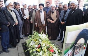 ادای احترام امام جمعه جدید تبریز به مقام شهید آیت الله آل هاشم