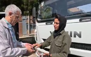 پا به رکاب شدن دختر دهه ۷۰ با کامیونت‌های تولید تراکتورسازی